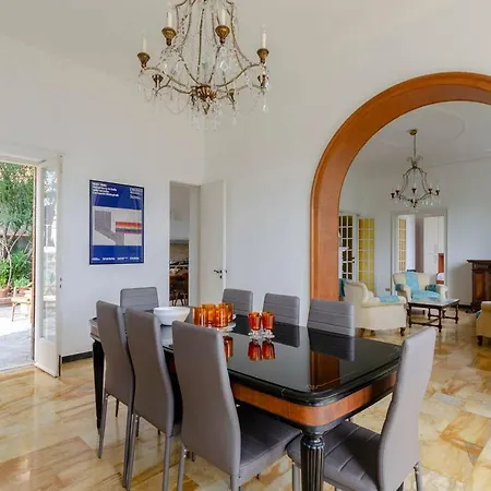 Tatil Evi Hintown In Tutti In Famiglia *